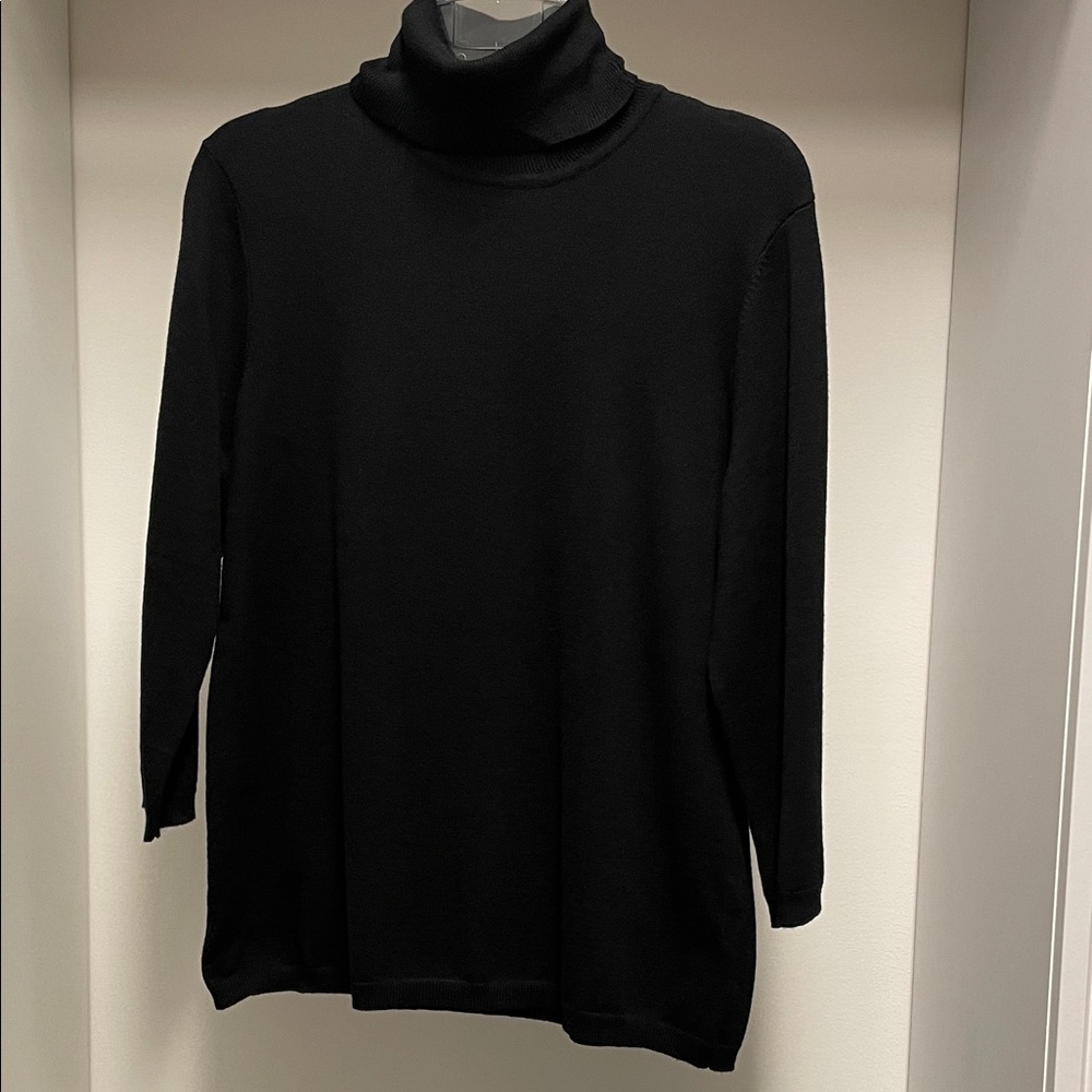 Chico's Classic Black Lightweight Close Knit Turtleneck Sweater Size 1